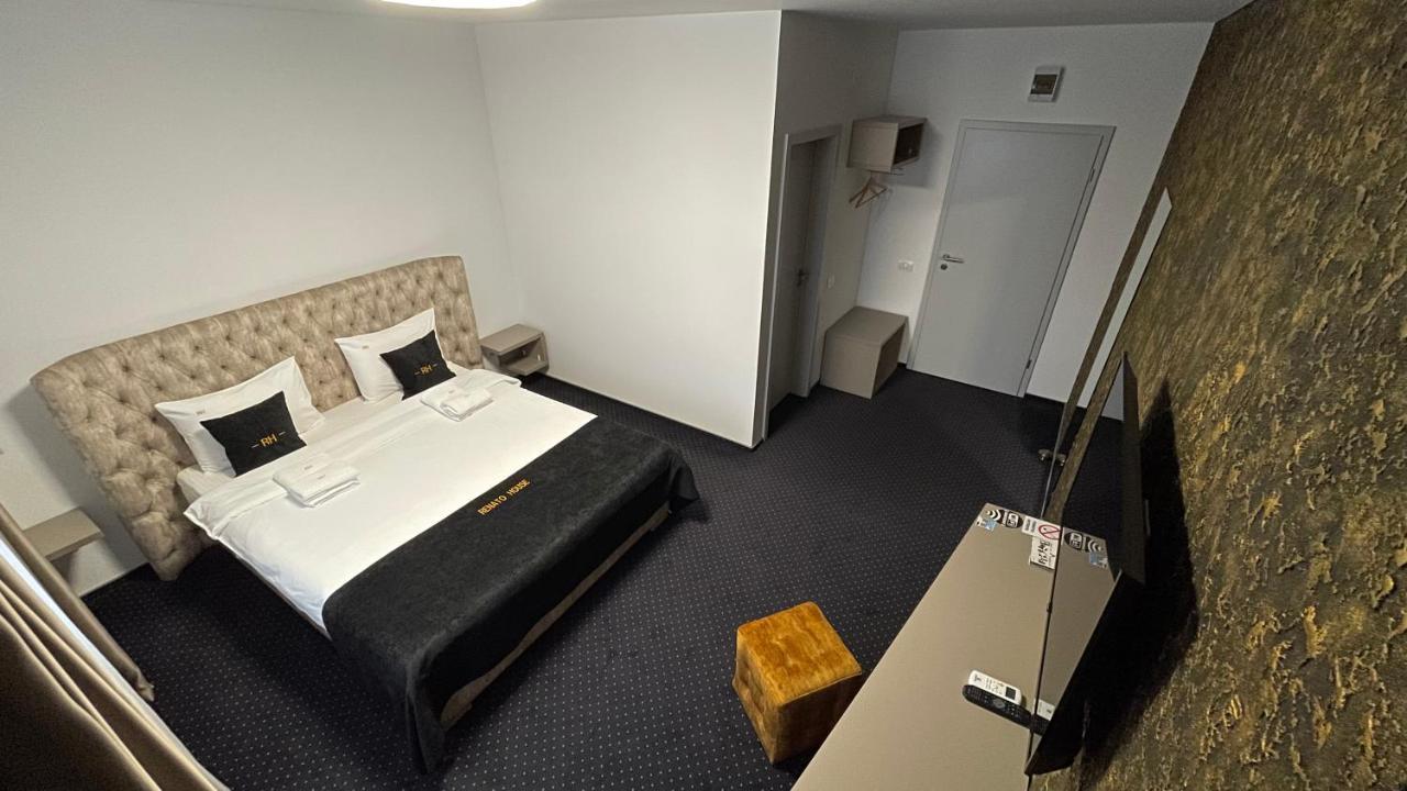 Hotel Renato House Târgu Jiu Exteriér fotografie